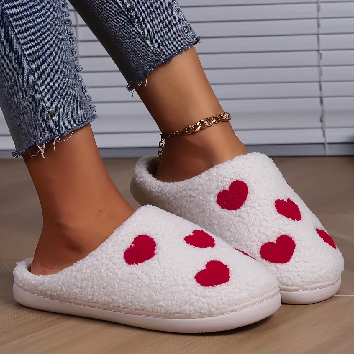 Women's Heart Pattern Fuzzy Slippers, Closed Toe Warm & Cozy Plush