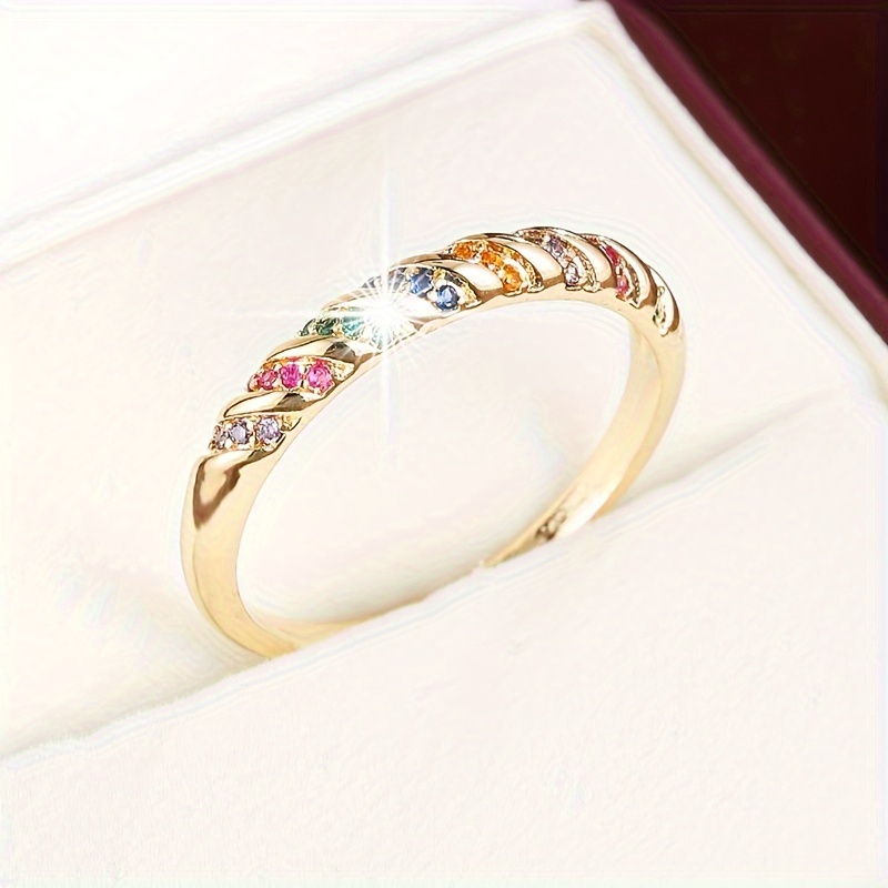 Zirconia Inlaid Spiral Ring for Women