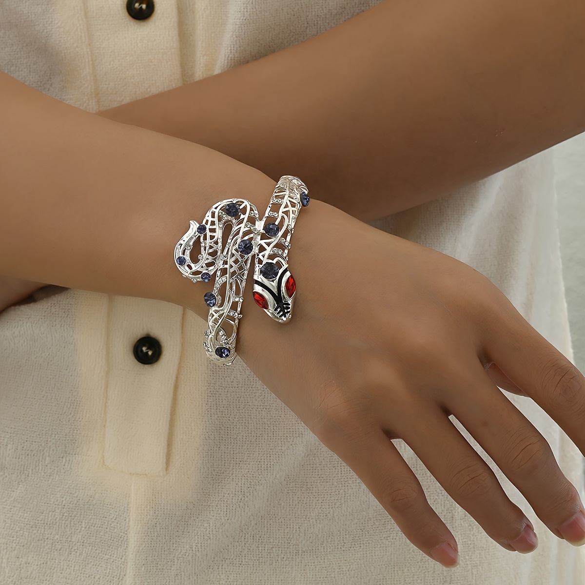 

Luxury Snake Inlaid Rhinestones Bracelet Bangle Animal Design Unique Statement Hand Jewelry Daily Party Wear Jewelry