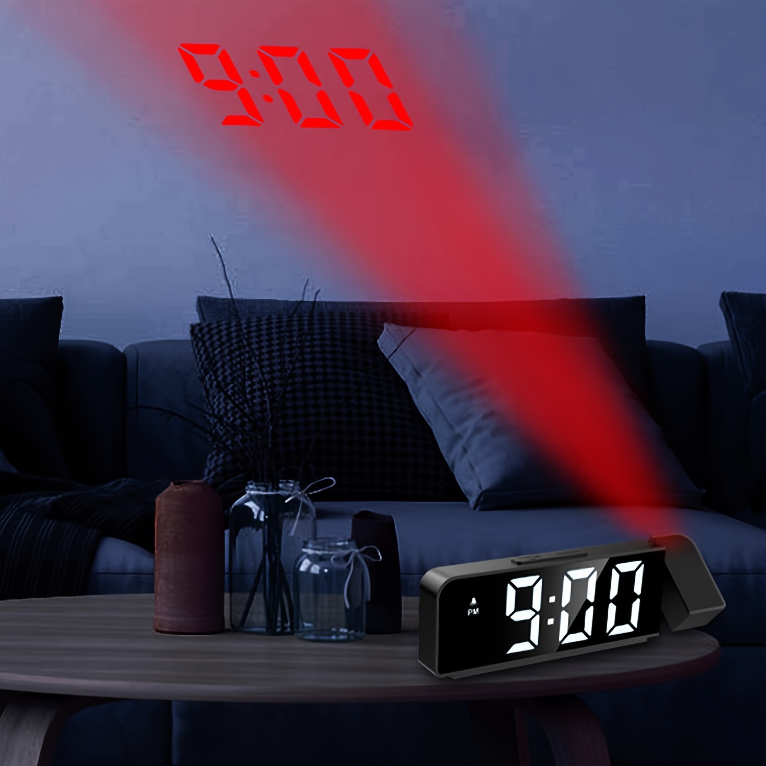 Un reloj en una mesita de noche con el tiempo de 6: 30