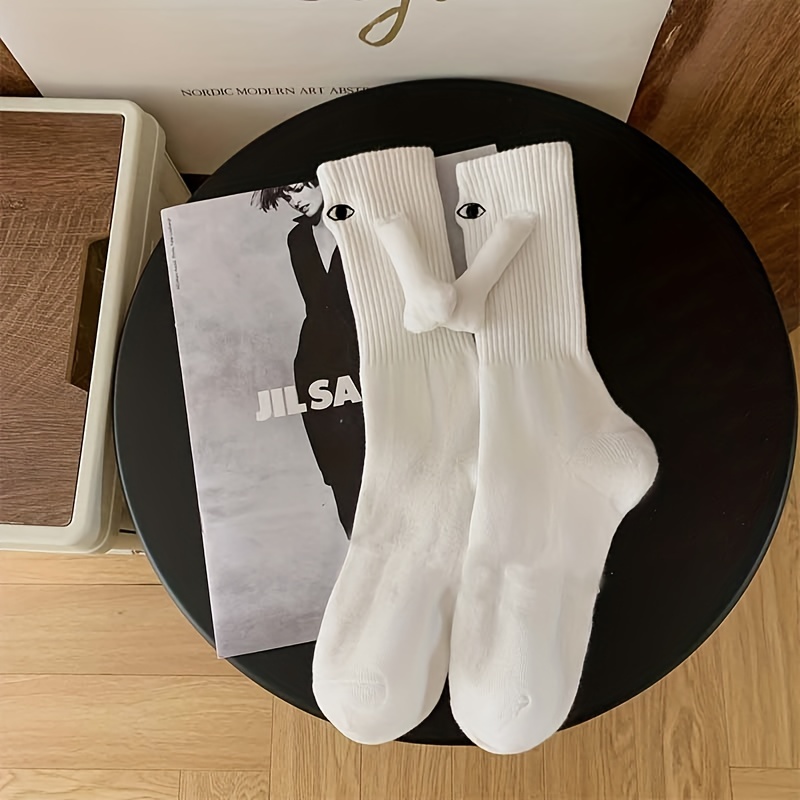 Chaussettes Couple Magnétique 3D Doll Couple Chaussettes Avec Yeux Poupée  Magnétique Main Dans La Main Chaussettes Noires Et Blanches Pour Hommes