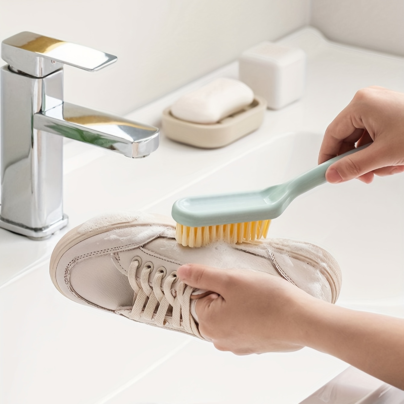 1pc Soft Bristle Cleaning Brush With Long Handle For Shoes