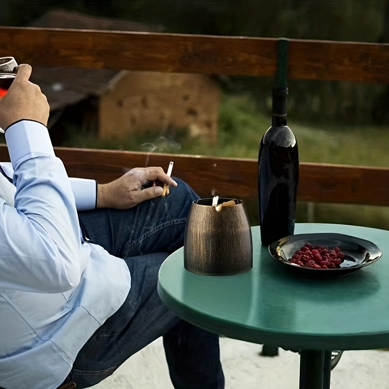 Metal Ashtray with Lid for Patio Desktop - Windproof Cigarette Holder