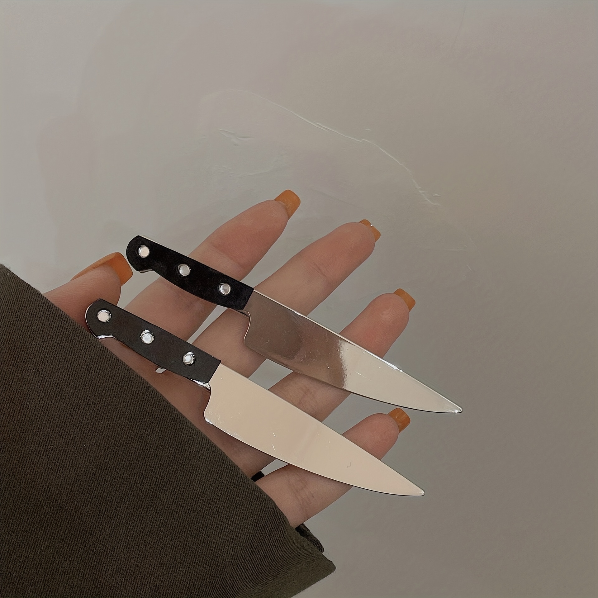 Creepy things and cute things  Pretty knives, Knife aesthetic, Knife