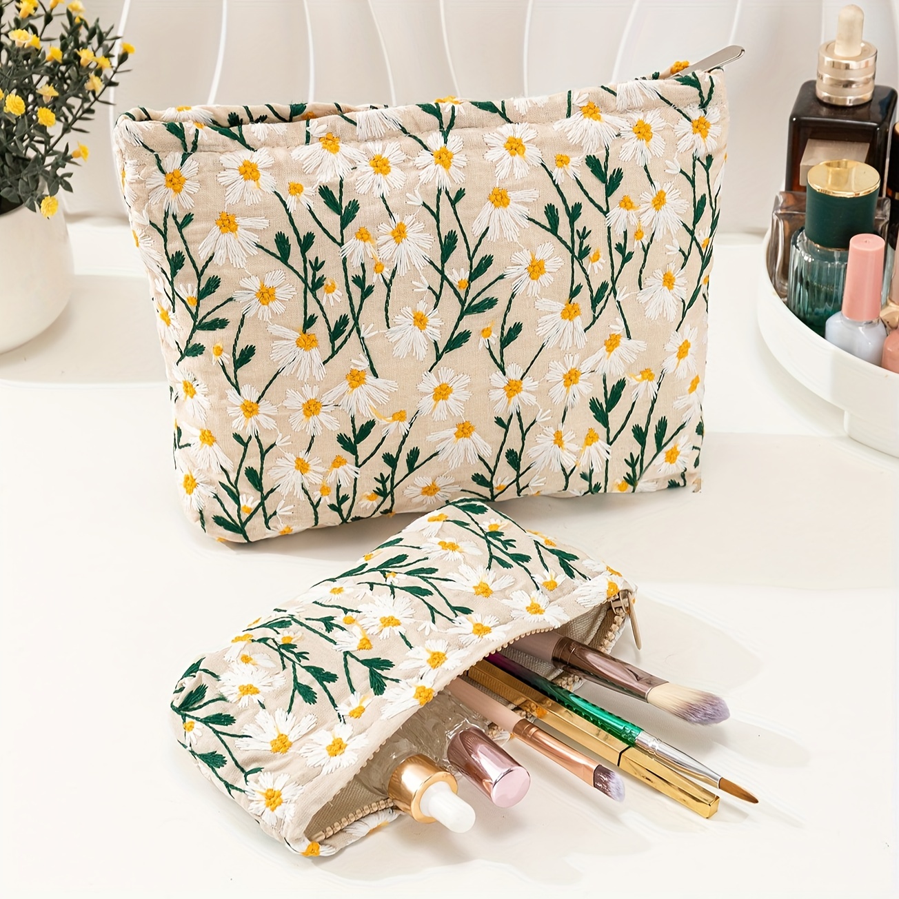 

Small Daisy Flower Embroidered Cosmetic Bag, Simple Portable Large Capacity Travel Storage Bag Toiletry Bag