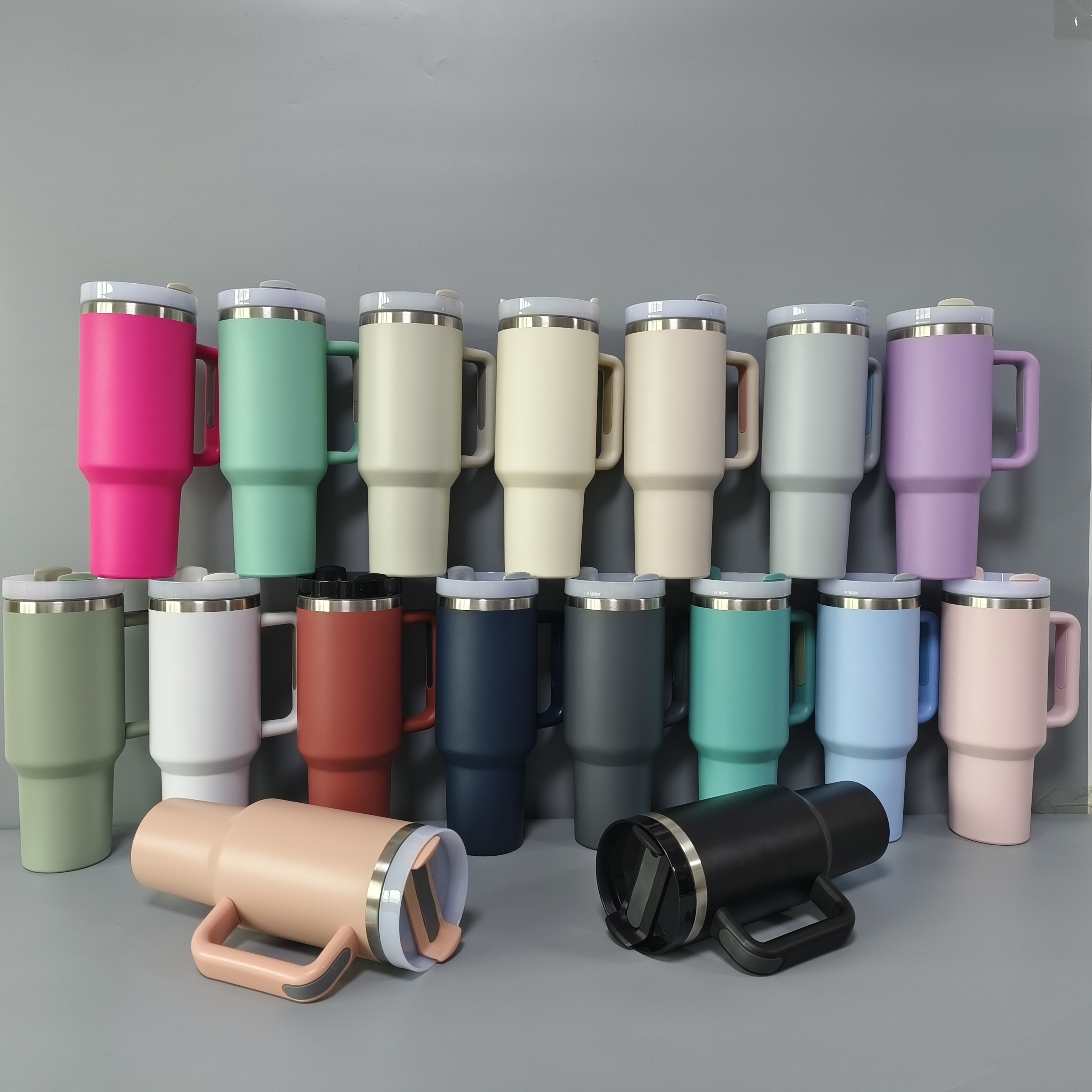 New Large Capacity Sports Water Bottle with Suction Pipe Suitable