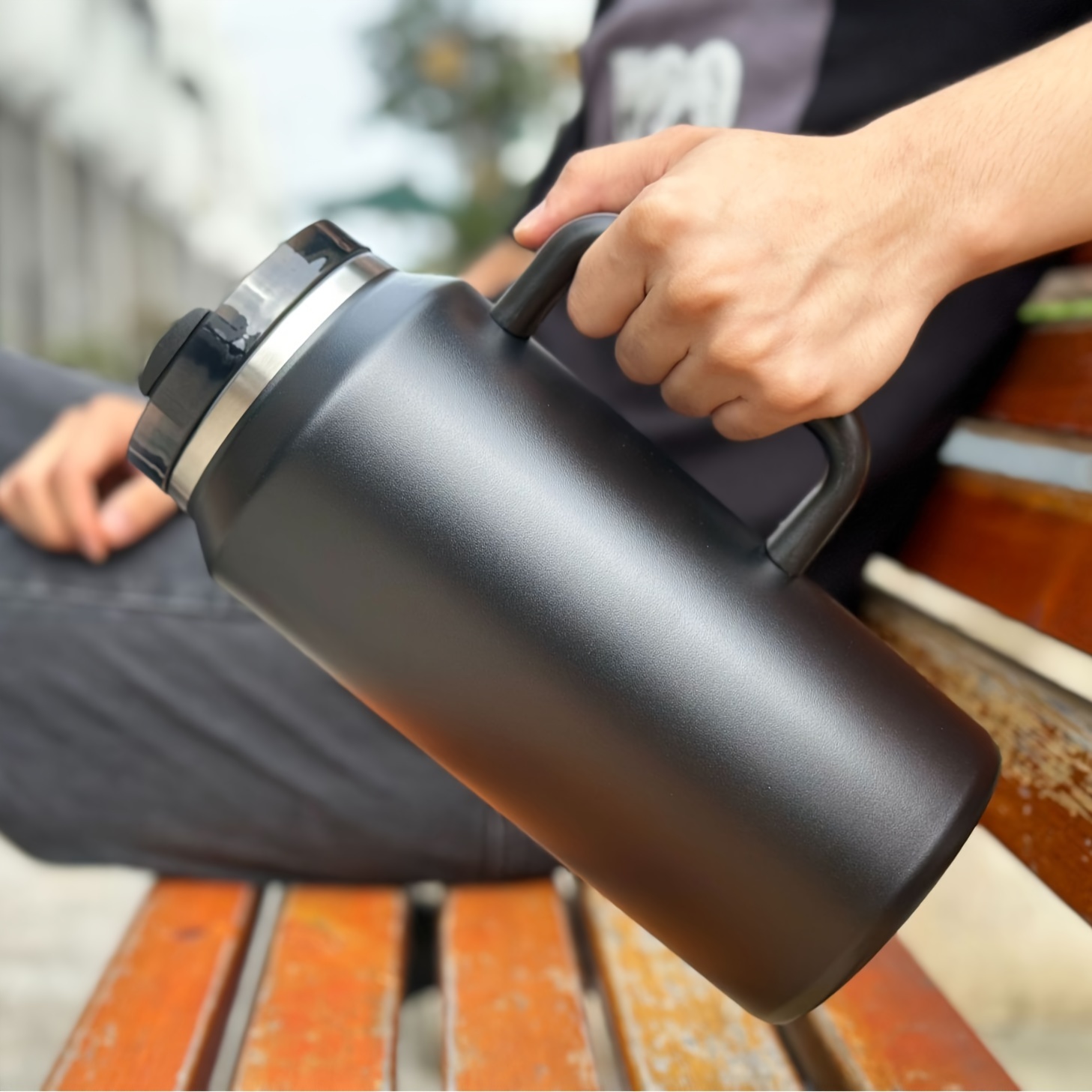 1pc Large Capacity Portable Outdoor Water Bottle With Handle