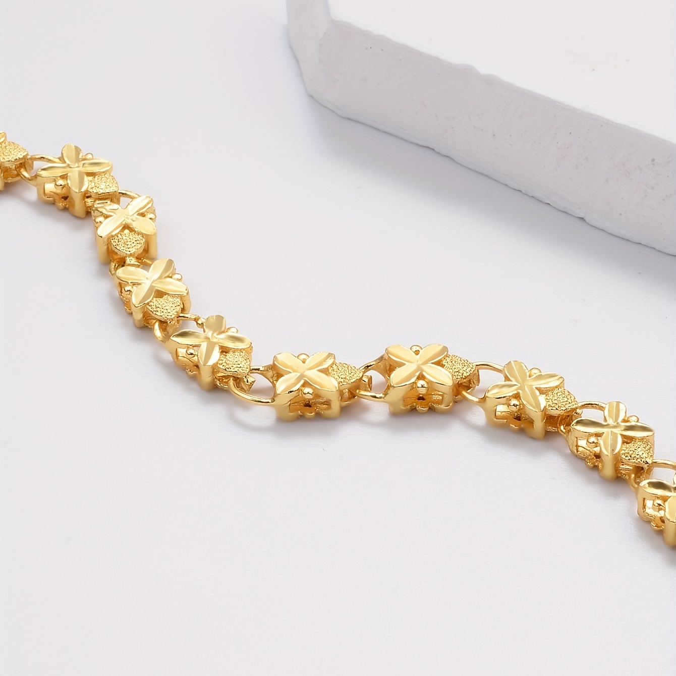 Clover Heart Flower Decor Bracelet, 18K Plated Fashionable Gift