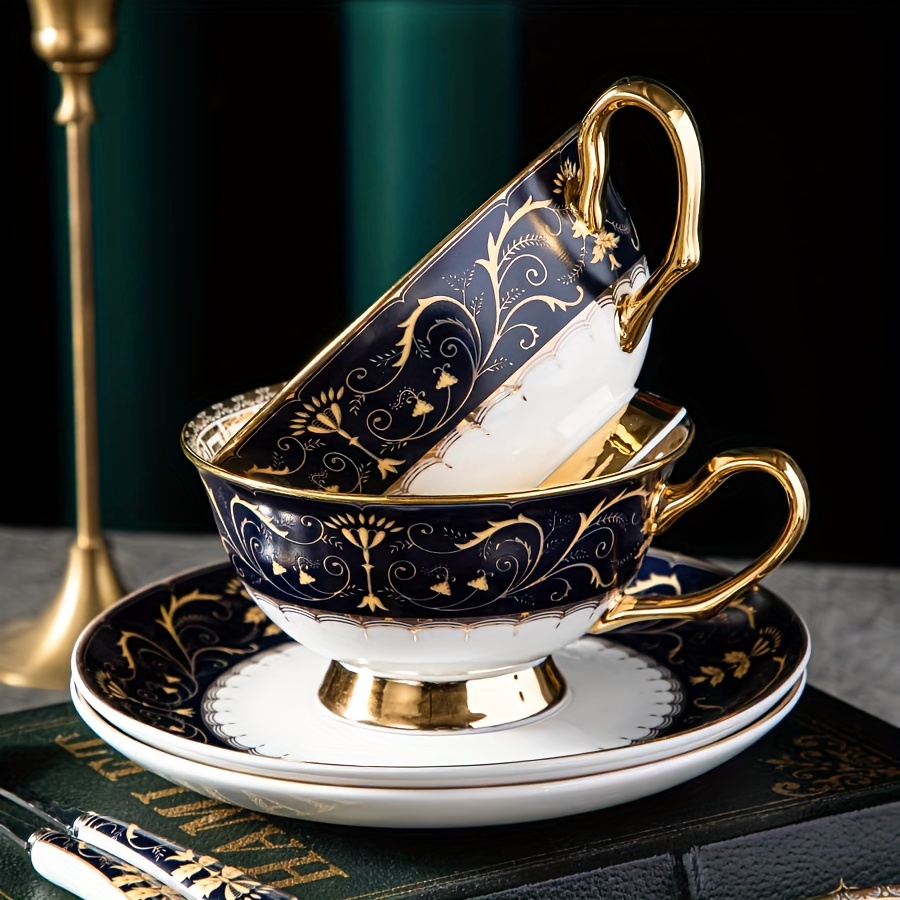 Tazas de café de porcelana de jade con platillos de porcelana y taza de  café elegante con encanto eu…Ver más Tazas de café de porcelana de jade con