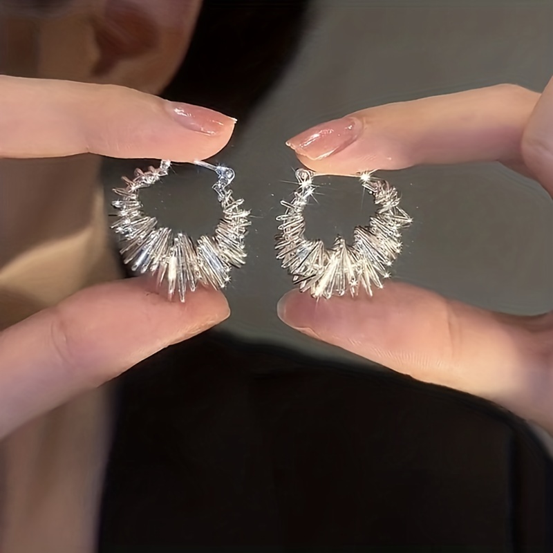

Hollow Geometric Metal Decor Hoop Earrings Elegant Bling Bling Style Copper Jewelry Creative Gift For Women