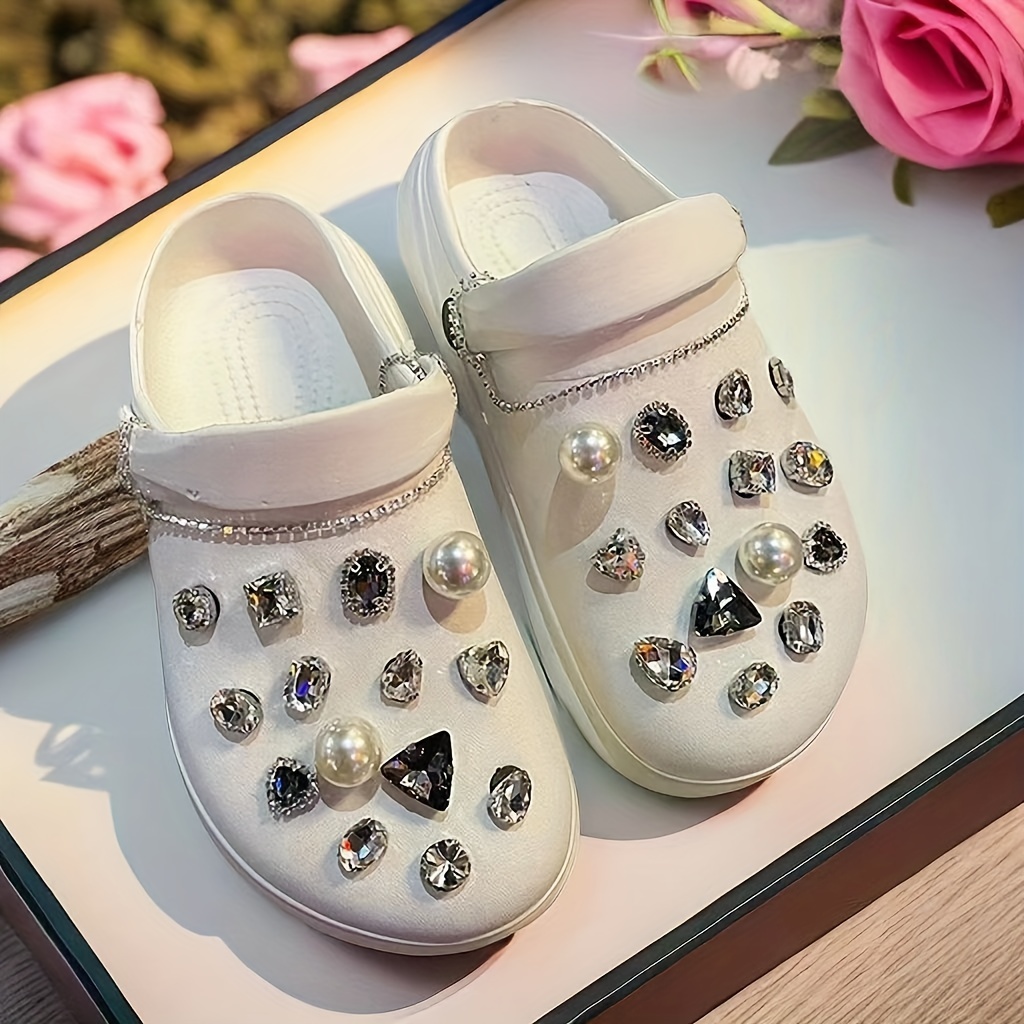 Artificial Pearl Shoe Charms For Girl Women Bling Croc Charms With Shoe  Chains For Women Girls Shoe Accessories For Clog Slippers Party Favor Gifts  - Temu Austria