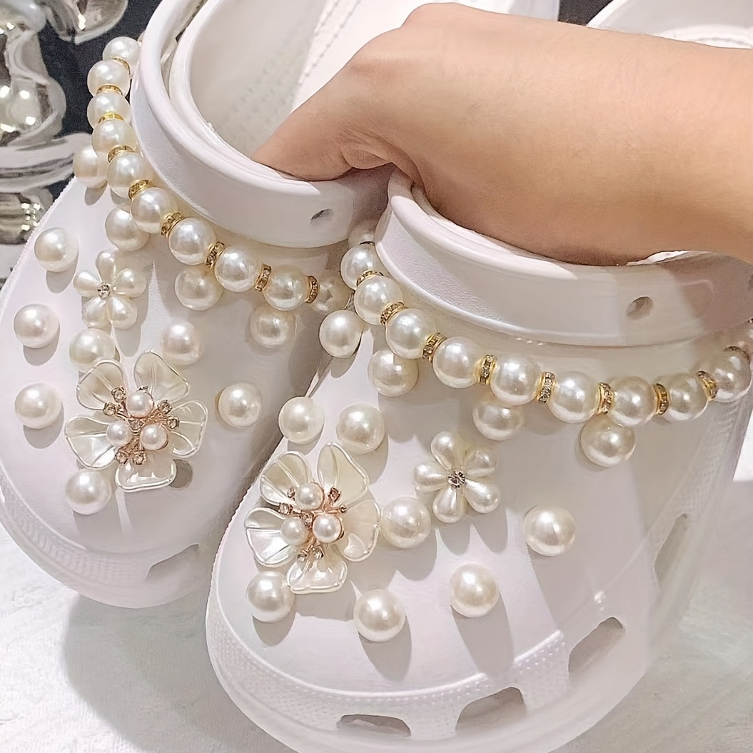 Bling Shoe Charms, 15 PCS Shoe Charms for Crocs Fashion Crystal Rhinestone  and Imitated Pearl, Retro Shoe Decoration for Clog Sandals with 2 Chains
