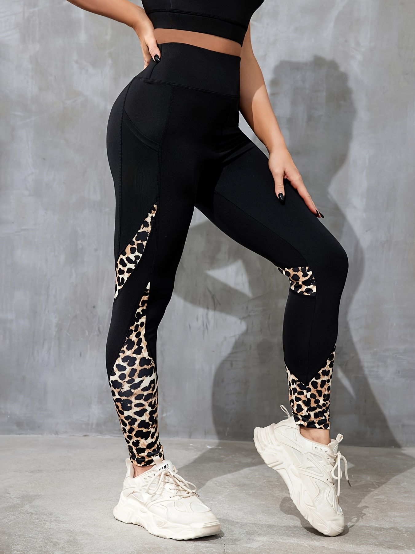 High Waist Letter Print Leggings with Mesh Pockets