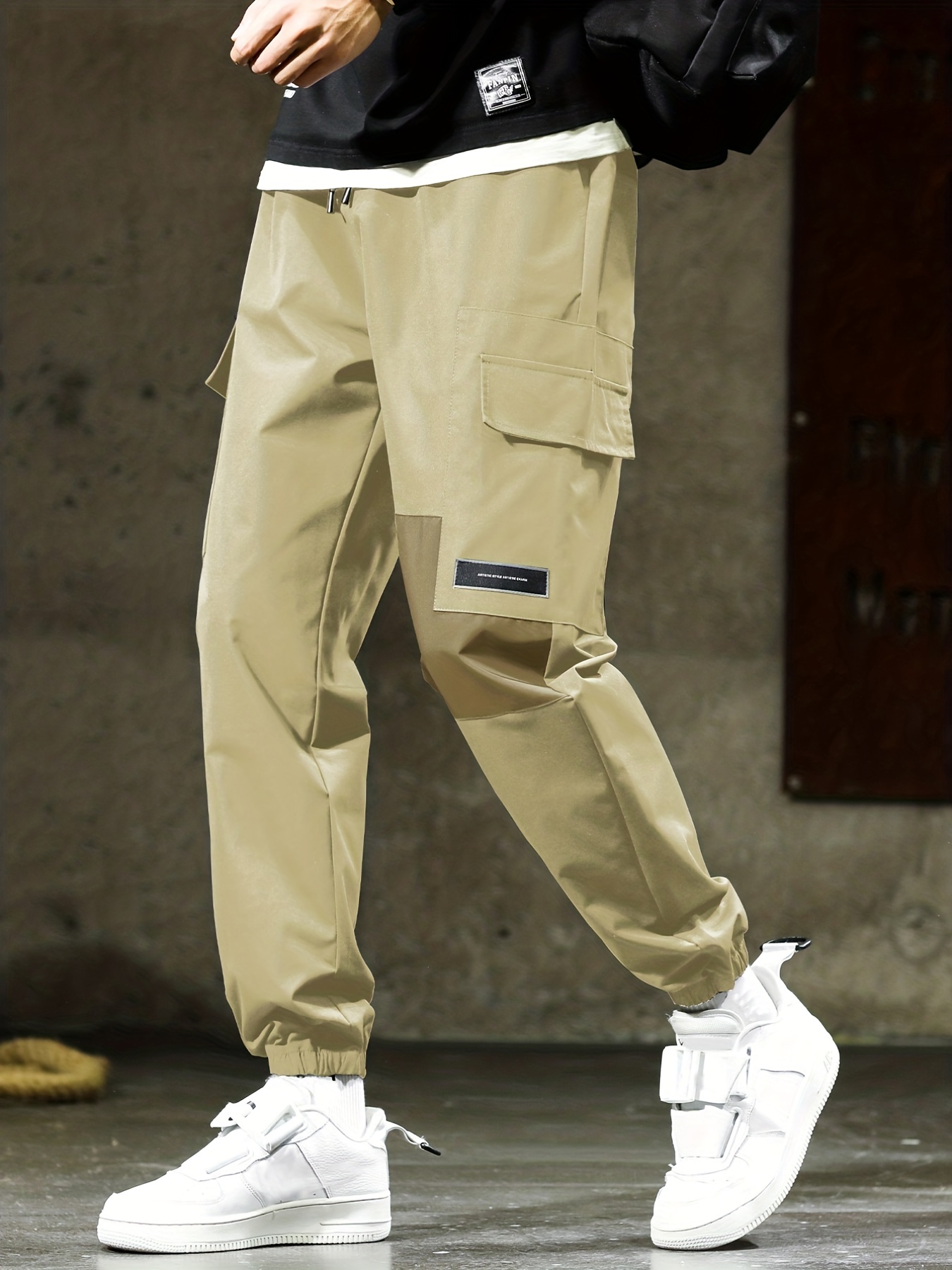 Men Letter Graphic Flap Pocket Side Drawstring Waist Cargo Trousers