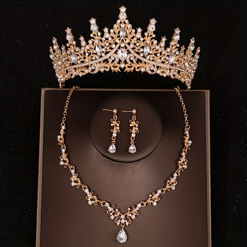 Deluxe Diamond Ears popular with Crown