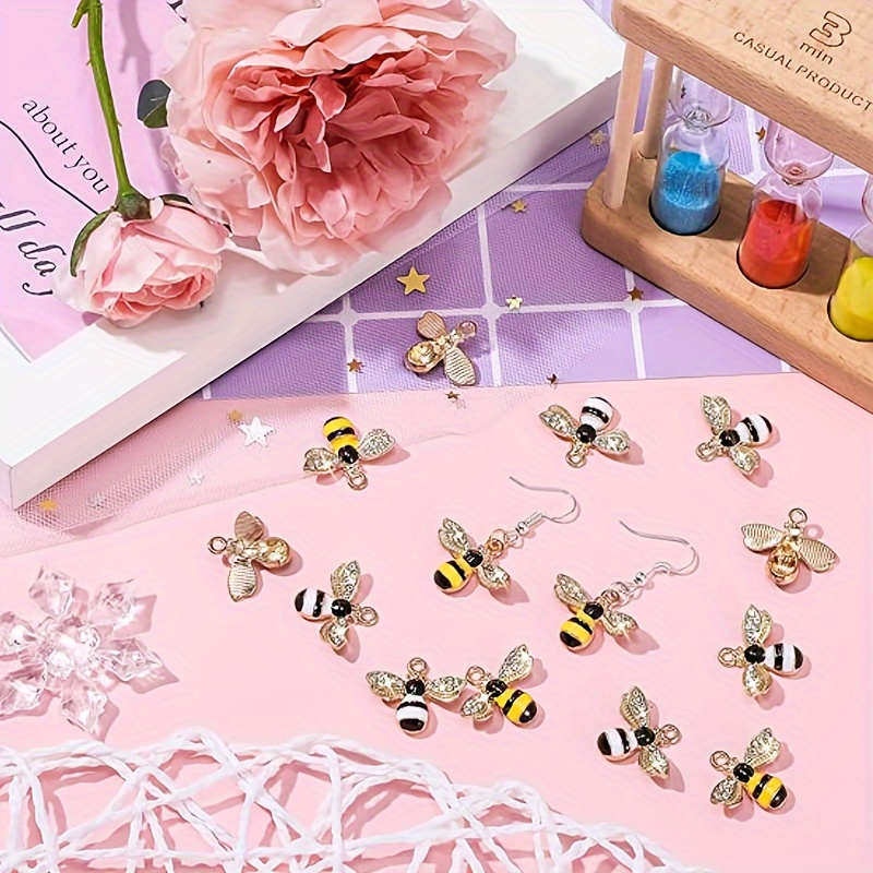 Dropship 10/30pcs Golden Bee Shape DIY Ear Pendant Necklace Bracelet  Pendant Jewelry Accessories to Sell Online at a Lower Price