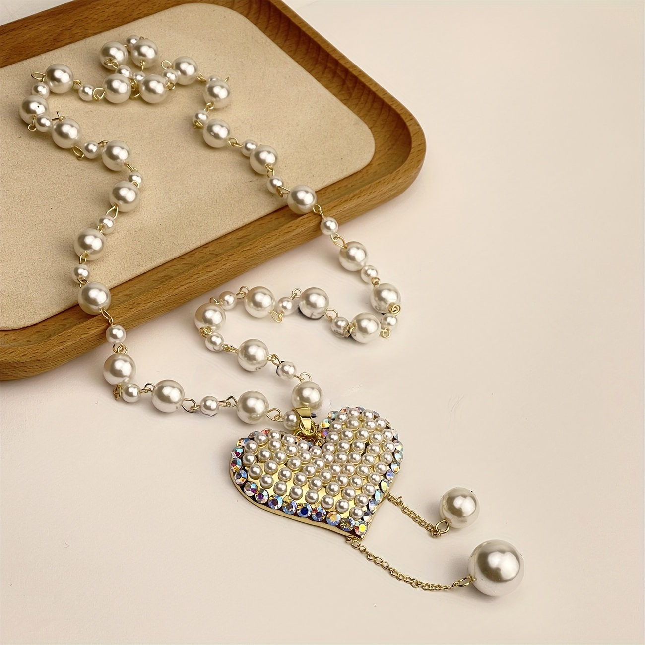 TEMU 1pc Collier avec Pendentif en Perle de Cœur - Chaîne Délicate en Strass, Chaîne de Pull Polyvalente pour Femmes, Bijou de Mode pour Cadeau de