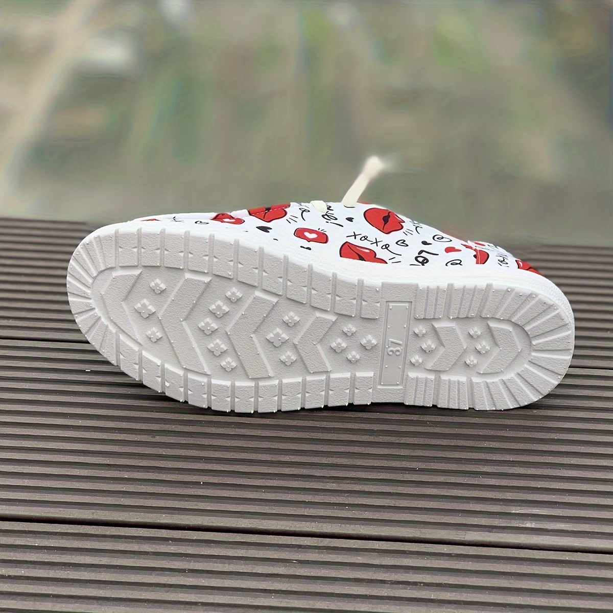 Women's Skate Shoes Lips & Hearts Pattern Flat Lace-up Canvas
