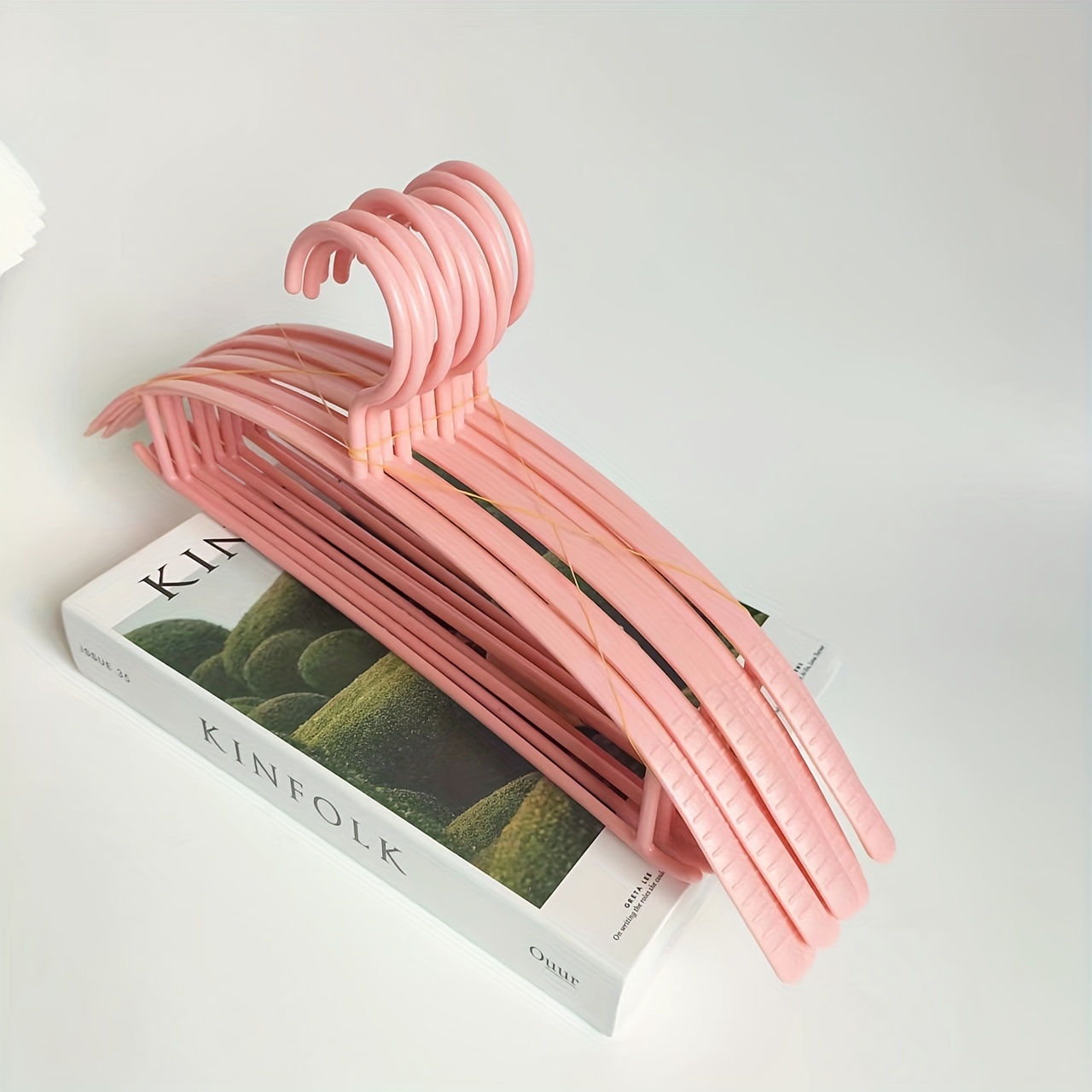 Non-slip Traceless Plastic Clothes Hangers - Thin Clothes Drying