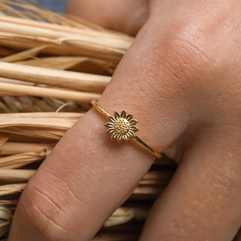Vintage Sunflower Ring Delicate Carving Craft Silvery Or Golden