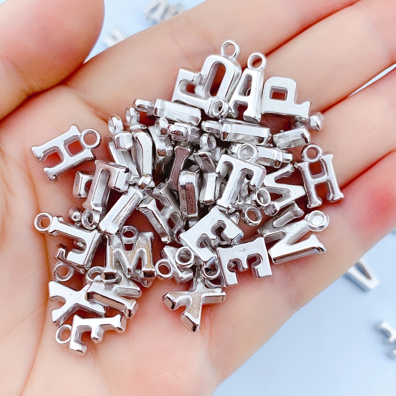 100pcs Plastic Random Letter DIY Pendant