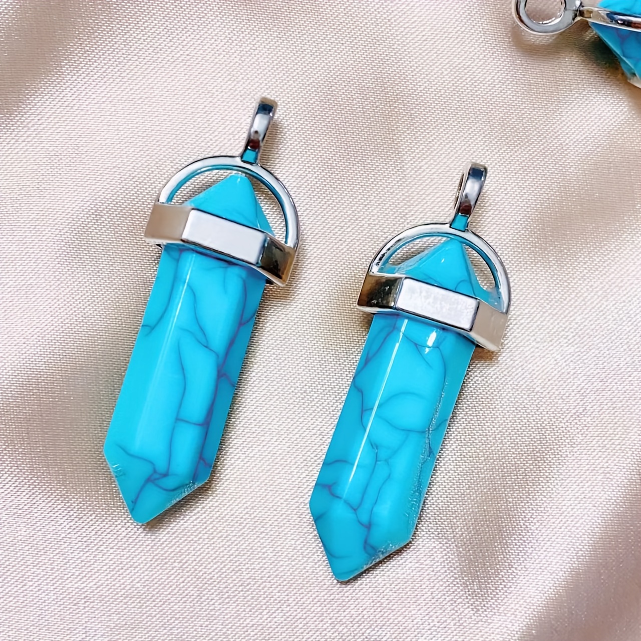 2pcs Turquoise Bullet Shape Pendant Set