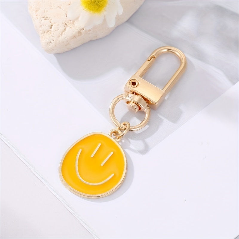 3Pcs Alloy Painted Face Keychain Gold Irregular Expression Keychain Bag  Pendant Accessories (Color Random)