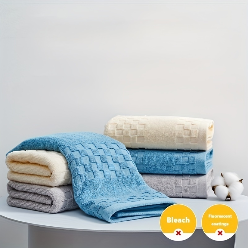These 'Fluffy and Absorbent' Bath Towels Are $2 Apiece at