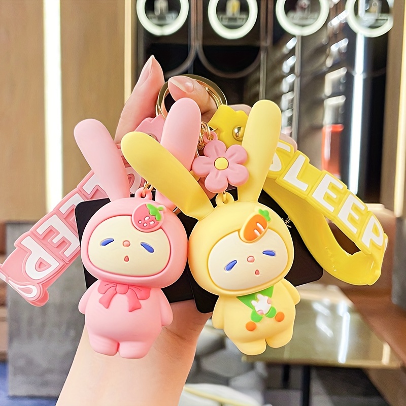 1 Stück täglich süßer Cartoon-Plüsch-Schlüsselanhänger im japanischen Stil  mit Hamster- und Pinguin-Design, geeignet für Rucksäcke, Taschen oder  Autoschlüssel. Es ist eine großartige Wahl als Geschenk für Freund/Freundin  beim Dating oder als kleines