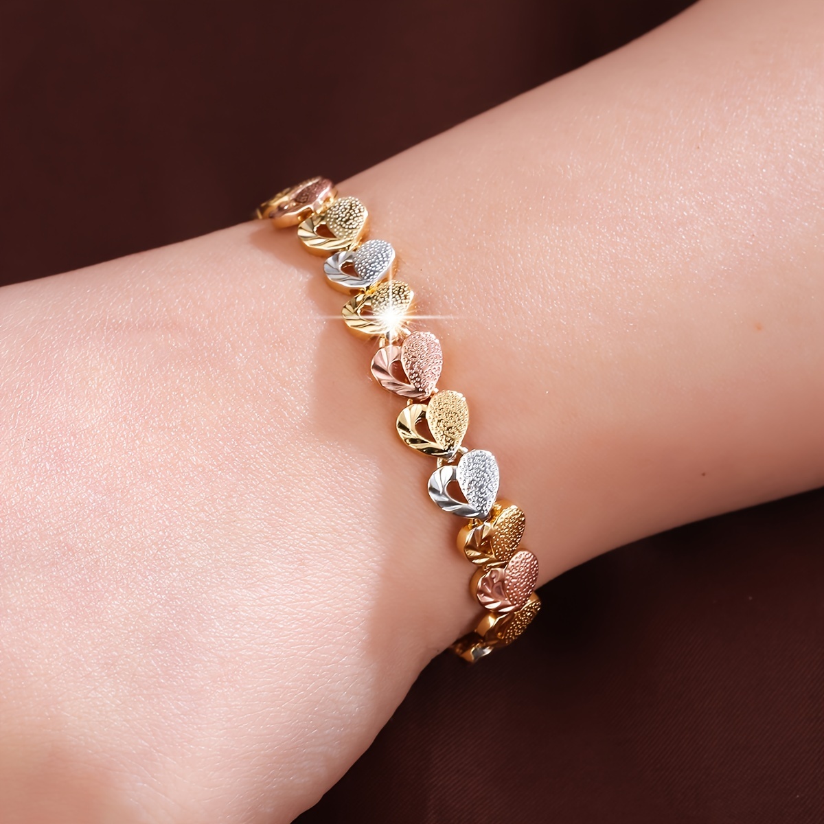 

1pc Exquisite Versatile Temperament Love Heart Bangle Bracelet Inlaid Shiny Zircon Elegant Copper Hand Bangle