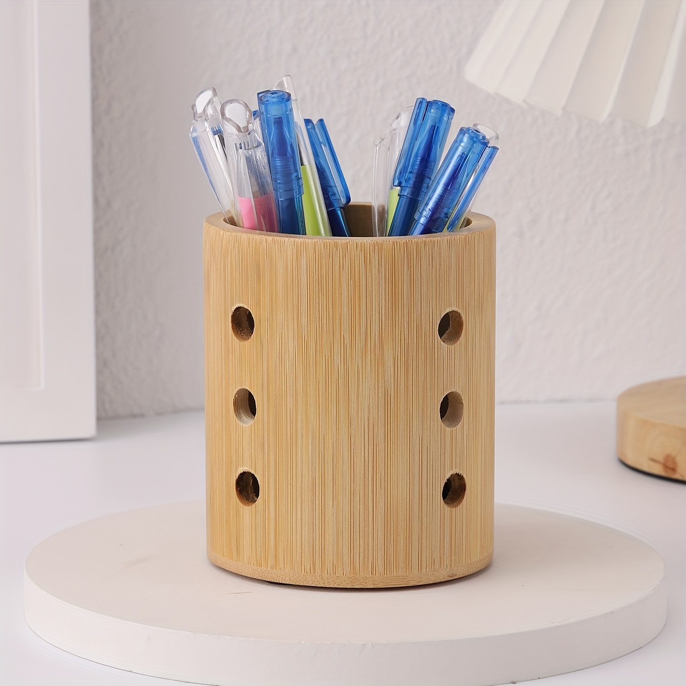  Pen Holder Cup for Desk, Pencil Cup Holder, Leather Pen Cup for  Desk Office Pen Organizer, Color Feather : Office Products