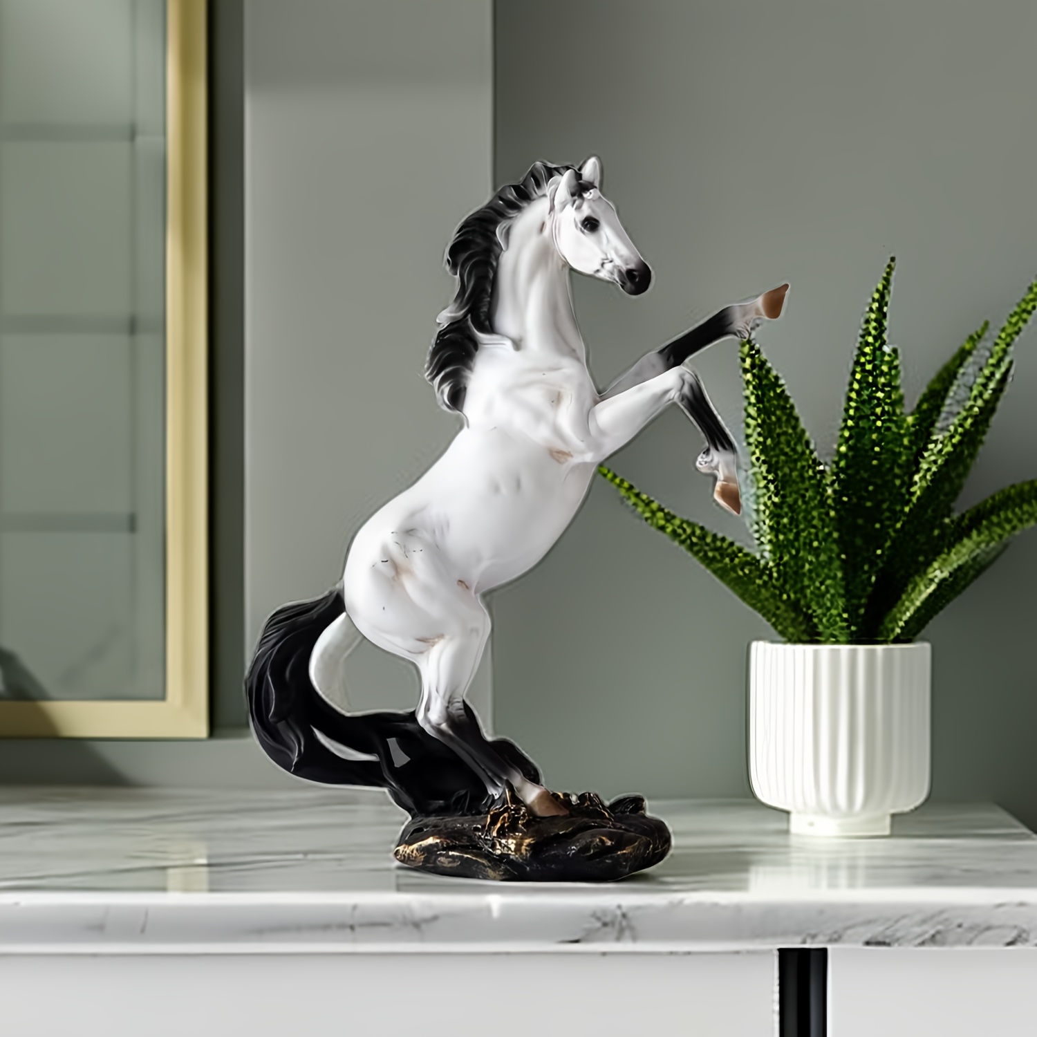 Sculpture de cheval Statue de cheval en métal moderne Cadeau d'art en métal  rustique pour la décoration intérieure extérieure de jardin de la maison