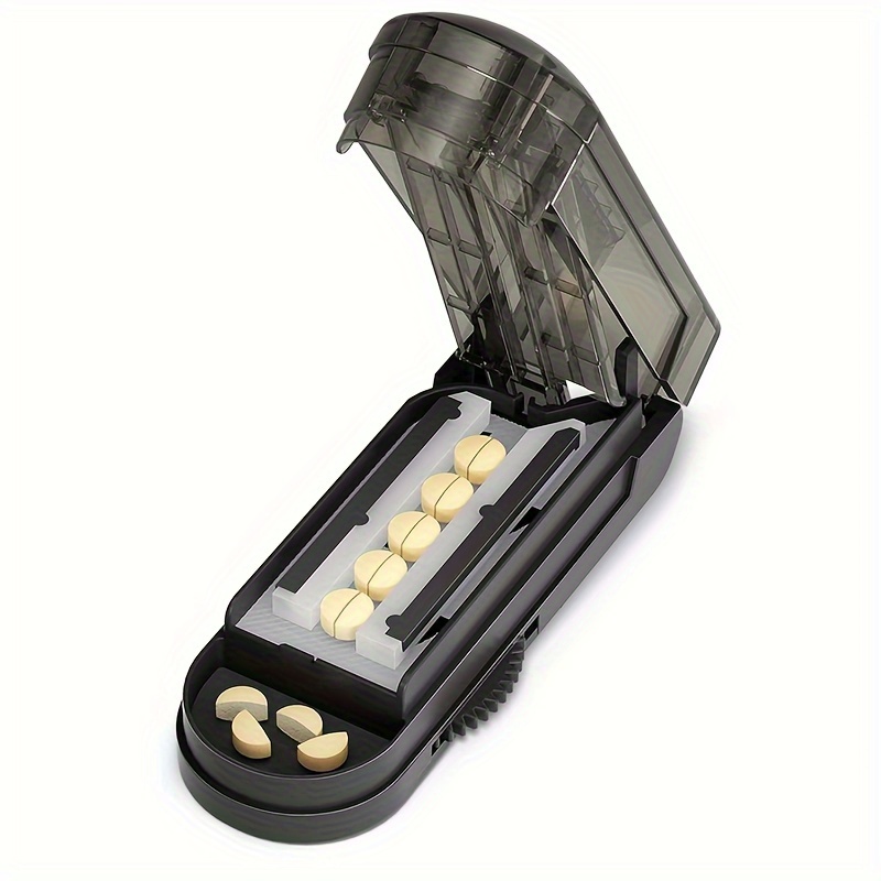 Cute Lemur' Pill Box with Tablet Splitter (PI00000467)