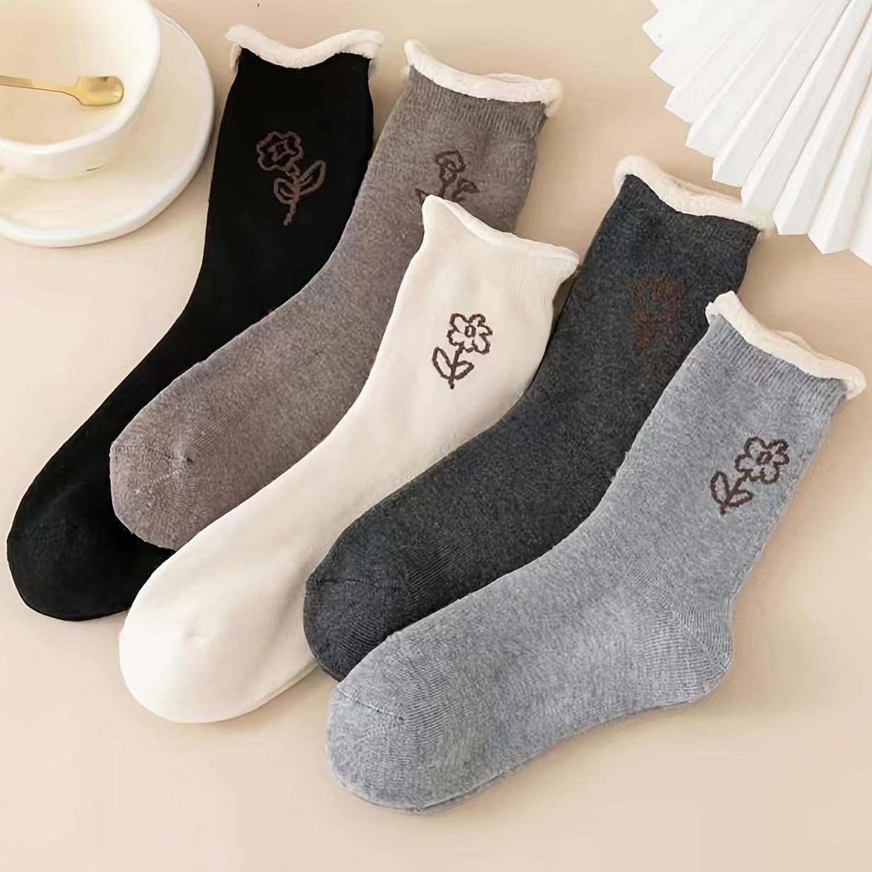 5 Pairs Winter Floral Pattern Warm Mid-calf Socks
