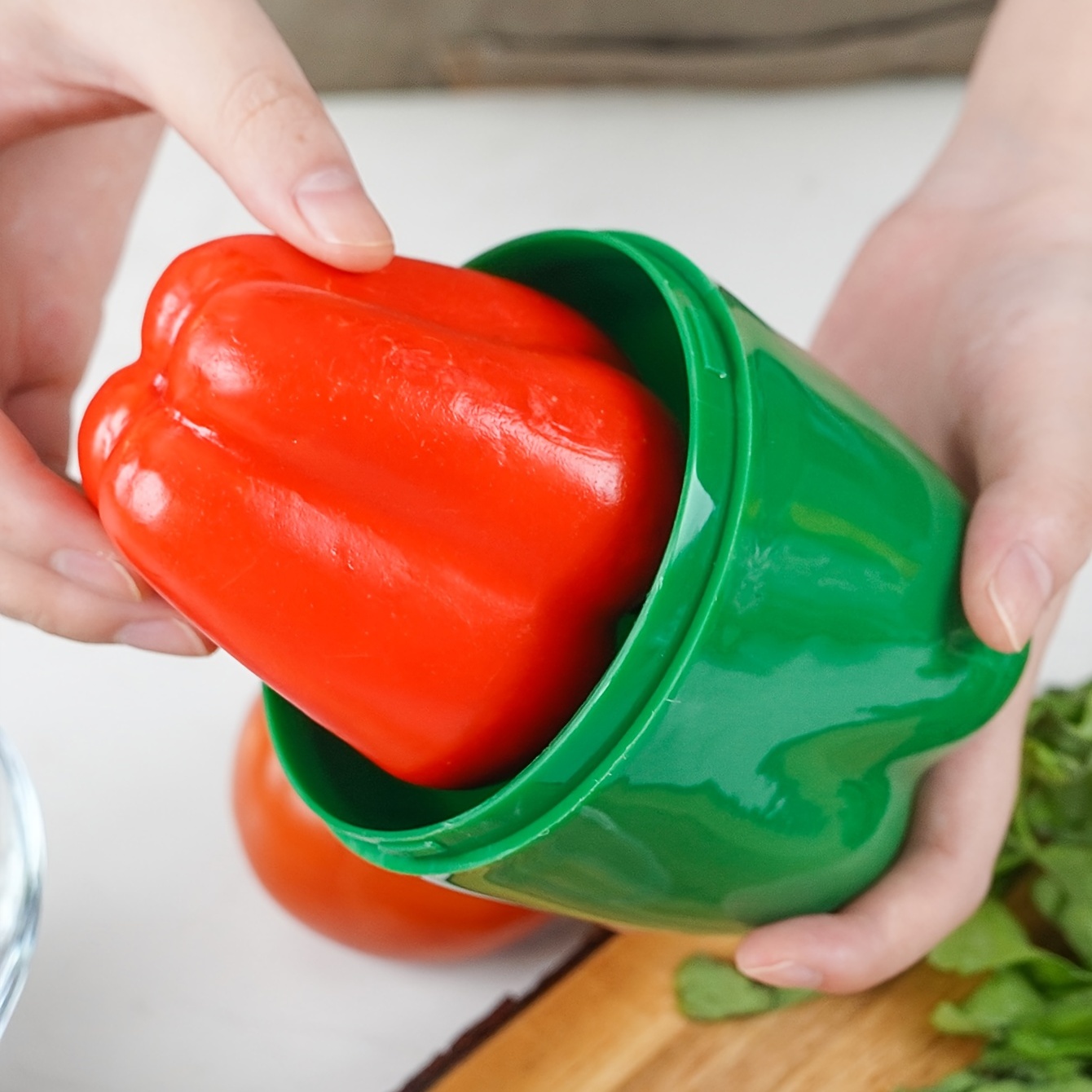 1pc Green Pepper Shaped Plastic Food Preservation Container, Pp