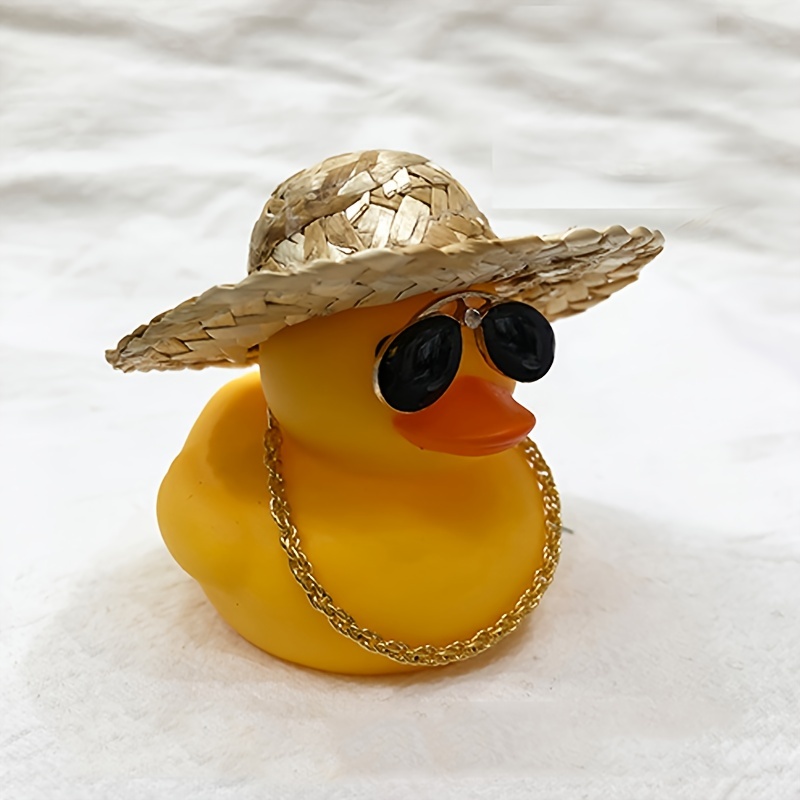 Pratvider Paperella di Gomma per Auto  Rubber Duck Toys Ornamenti per Auto  - Decorazioni per cruscotto Automatico con Cappello da Sole con Collana,  Accessori per Decorazioni per Auto per cruscotto 