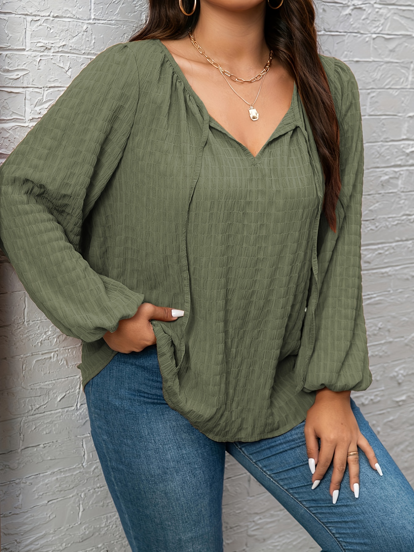 Slimming Tunics for Curvy Women Ruffle Sleeve T Shirt Elegant Solid Color  Work Blouses V Neck Business Casual Shirts : : Clothing, Shoes &  Accessories