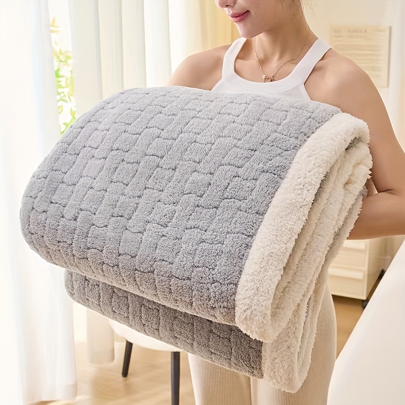 Soft And Fluffy Lambs Wool Thick Fleece Blanket For Winter And Autumn  Thicken, Warm, And Comfortable Sofa Throw For Bed And Milk Velvet Comfort  From Paronas, $34.29