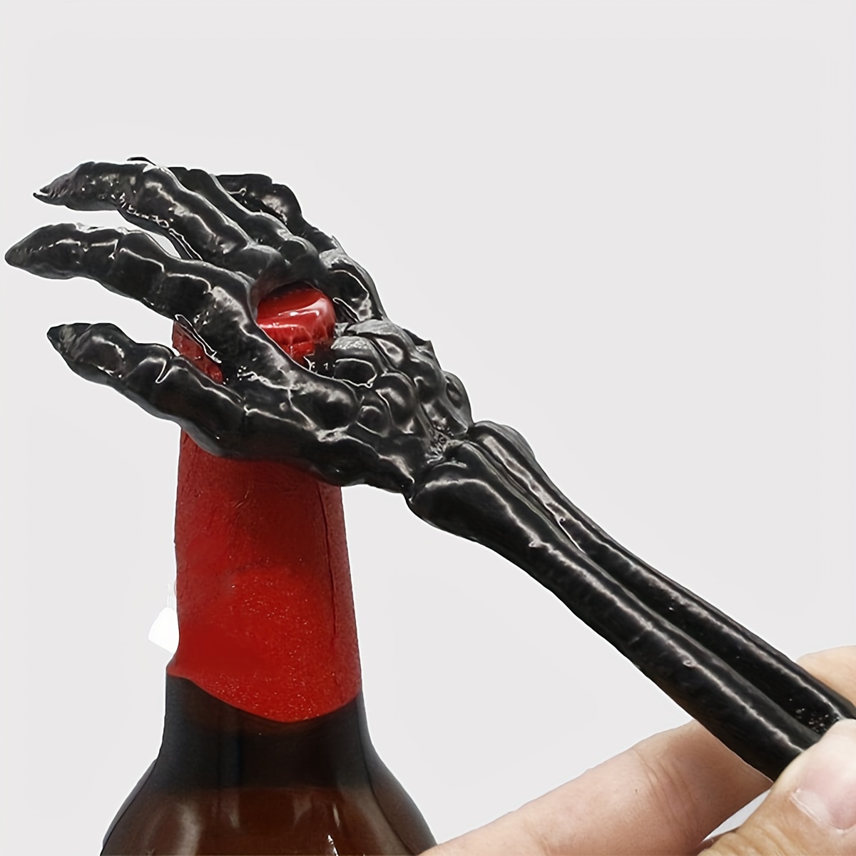  LKKCHER Skull Gifts, Skeleton Hand Beer Bottle Opener, Gothic  Gifts Birthday Halloween Gifts for Men Dad Boyfriend Husband Beer Opener  Collector with Gift Box and Card: Home & Kitchen