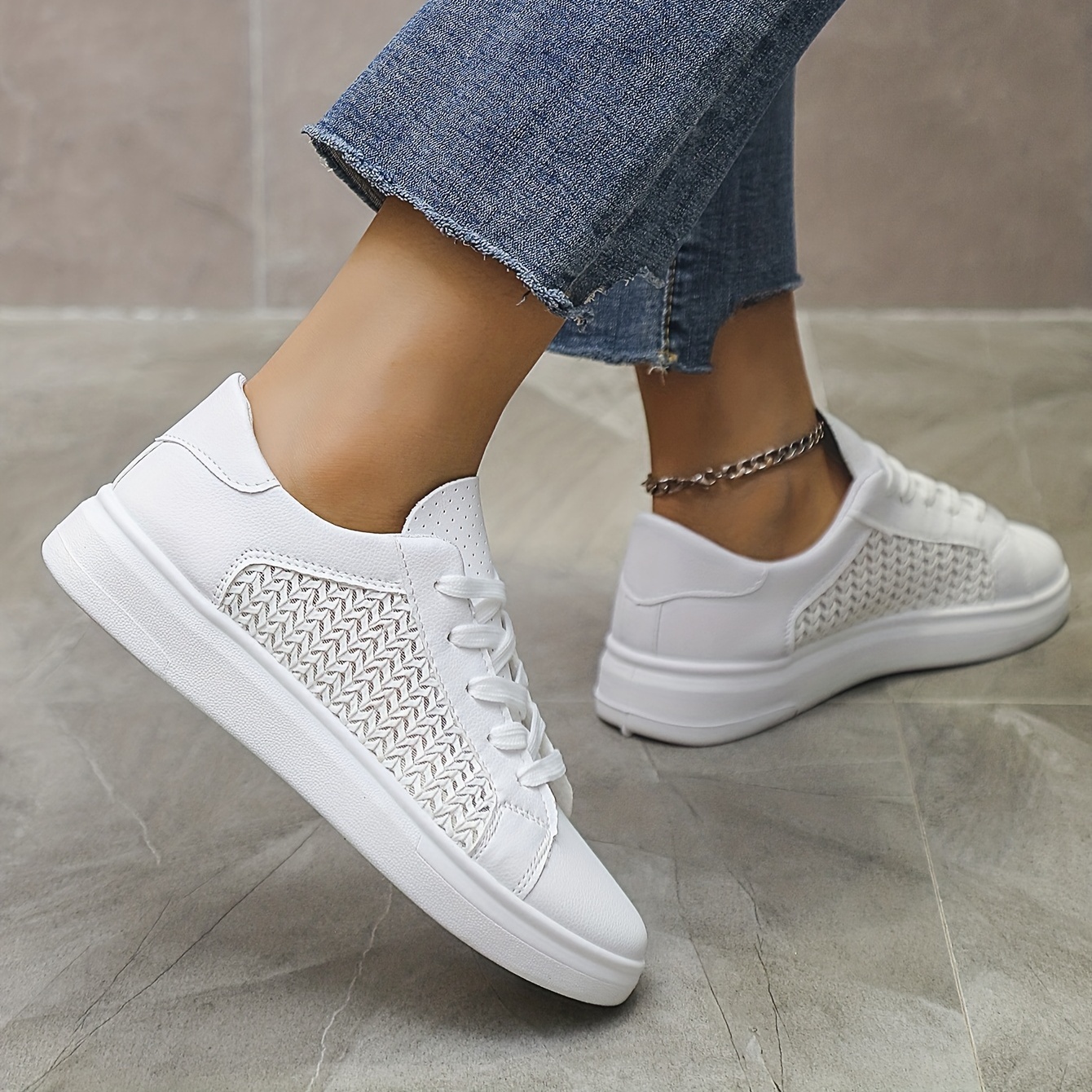 Women's Breathable Mesh Panel Sneakers Lace Up Low Shoes
