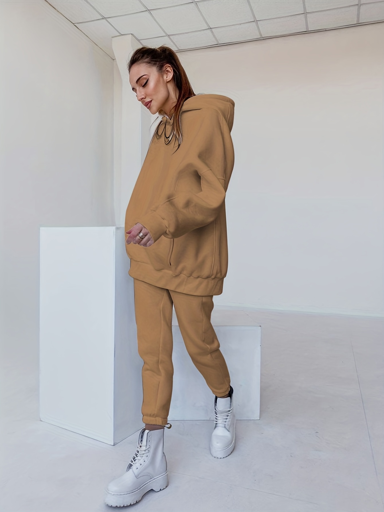 Khaki 2025 hoodie outfit