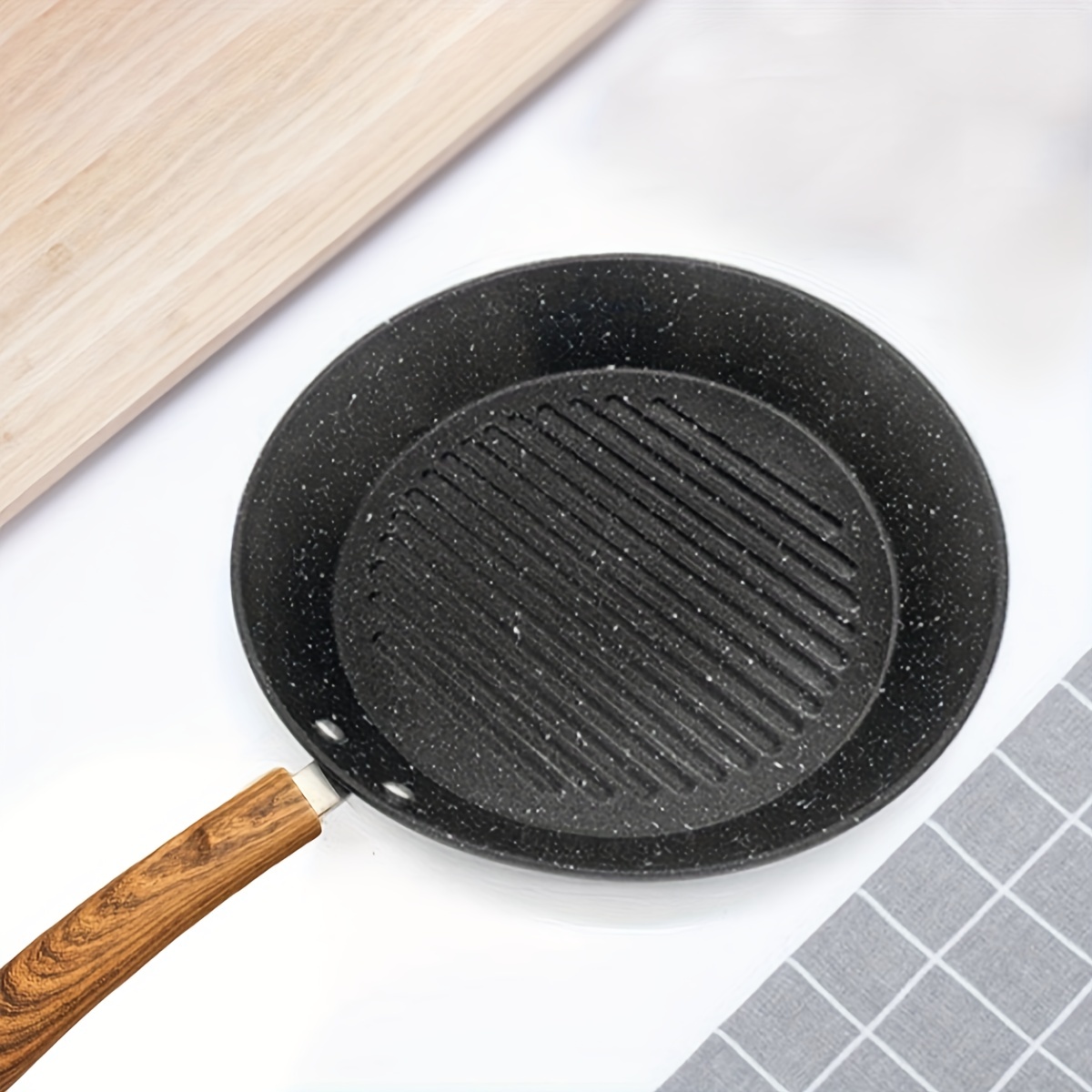  Small Skillet, Durable Cast Iron Flat Bottom Frying Pan Nonstick  Evenly Heated for Home (20cm): Home & Kitchen