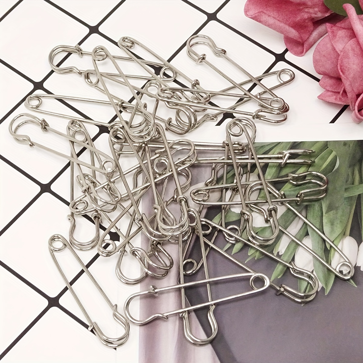  30 Pack Large Safety Pins, 4 Heavy Duty Blanket Pins for All  Kinds of Handicrafts, Clothing, Blankets Upholstery, Laundry and Craft