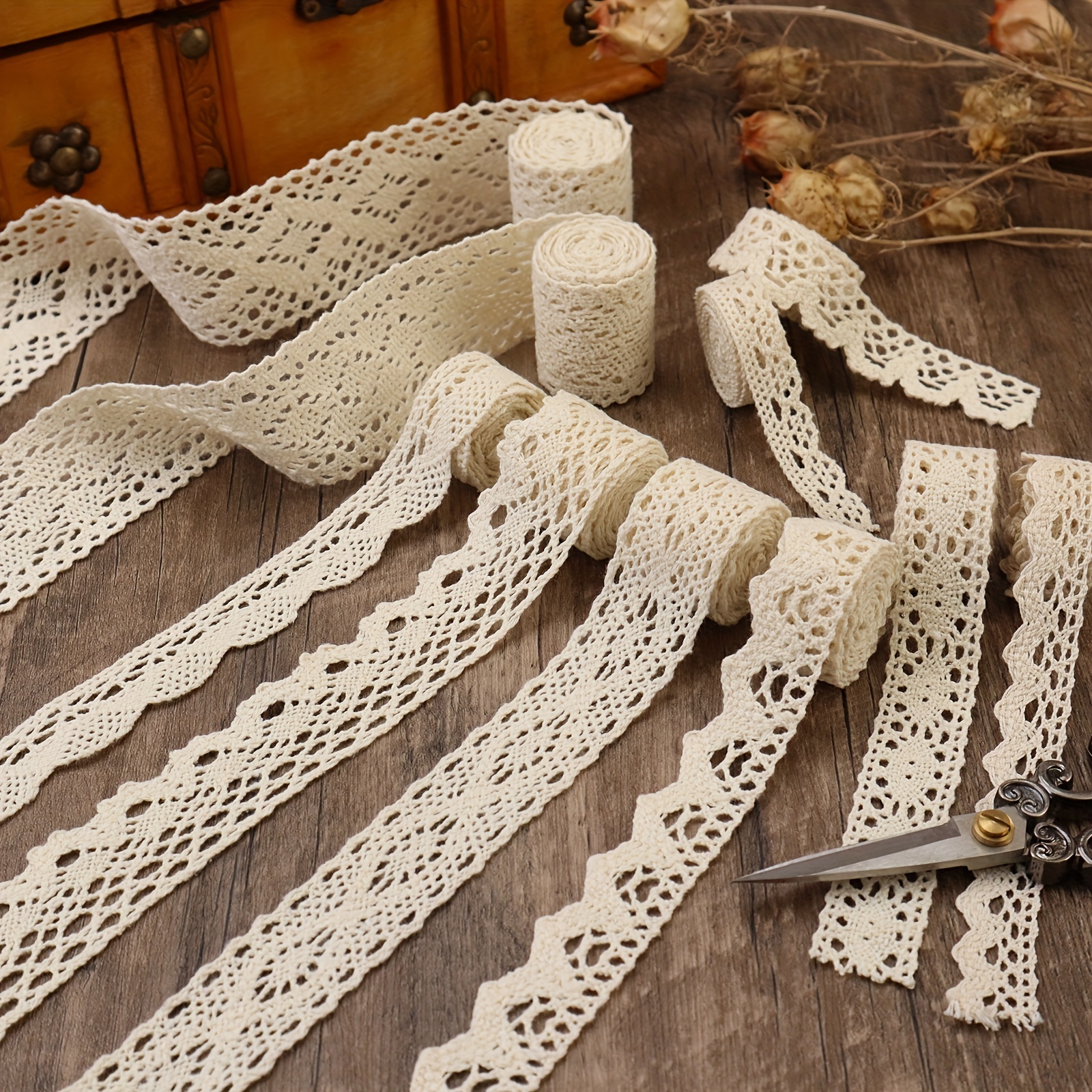 Scallop and Bow Lace Trim - Natural (Sold by the Yard) - Trims By The Yard