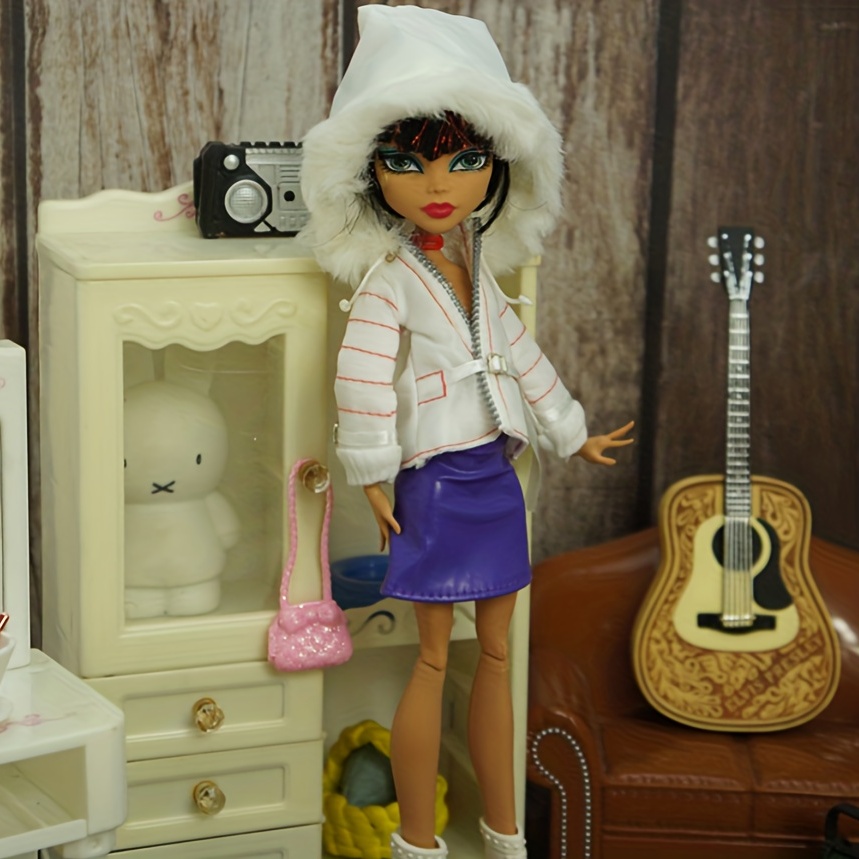 BRATZ Doll Jade Wintertime Wonderland Clothes Sled Boots
