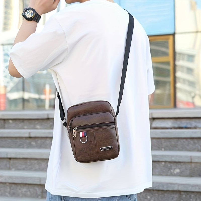 Beau sac en bandoulière en cuir pour homme