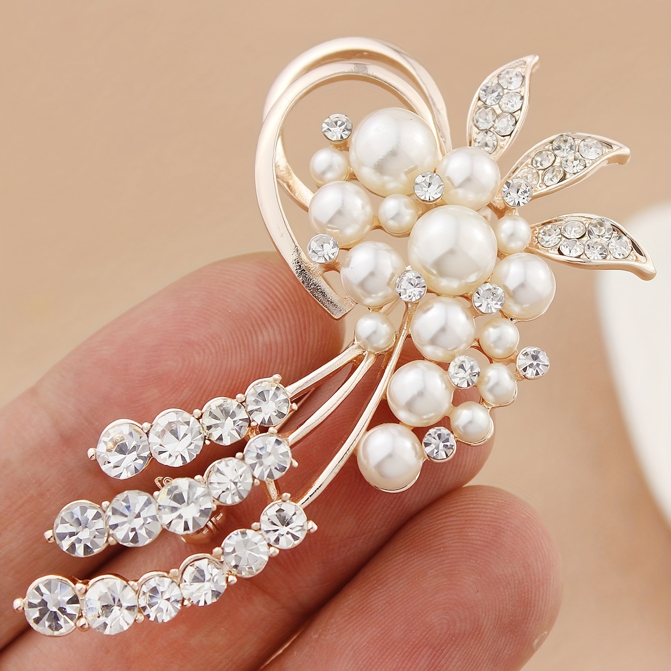 Brooches for Women, Rhinestones Faux Pearls Flower Brooch Womens Brooches &  Pins Elegant Dress Shirt Decorative Clips Brooches for Wedding