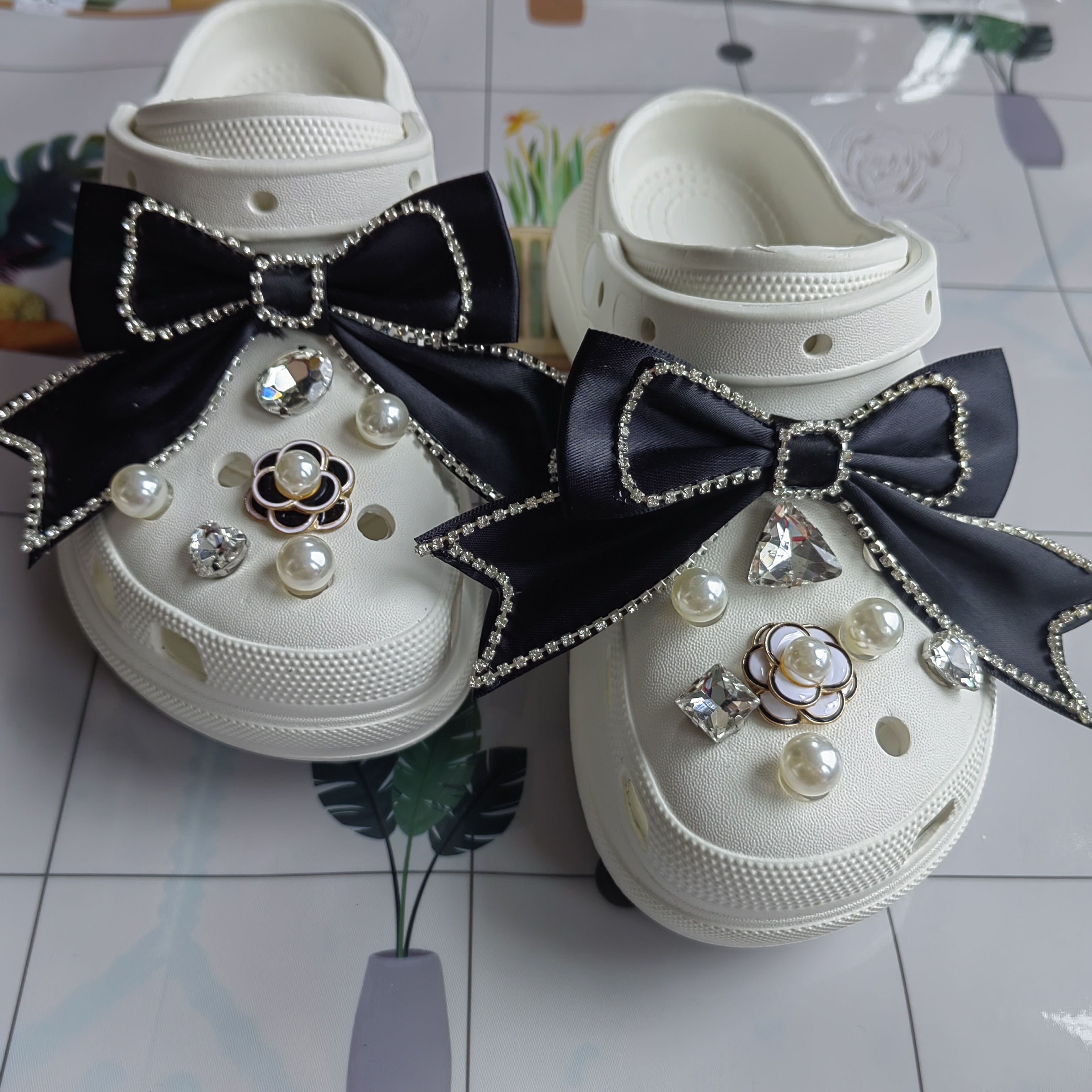 Cute Flower Shoe Charms For Girls, Kawaii Croc Charms With Shoe Chains,  Women Girls Shoe Accessories, Decoration Charms For Clog Slippers Birthday  Gift - Temu Belgium