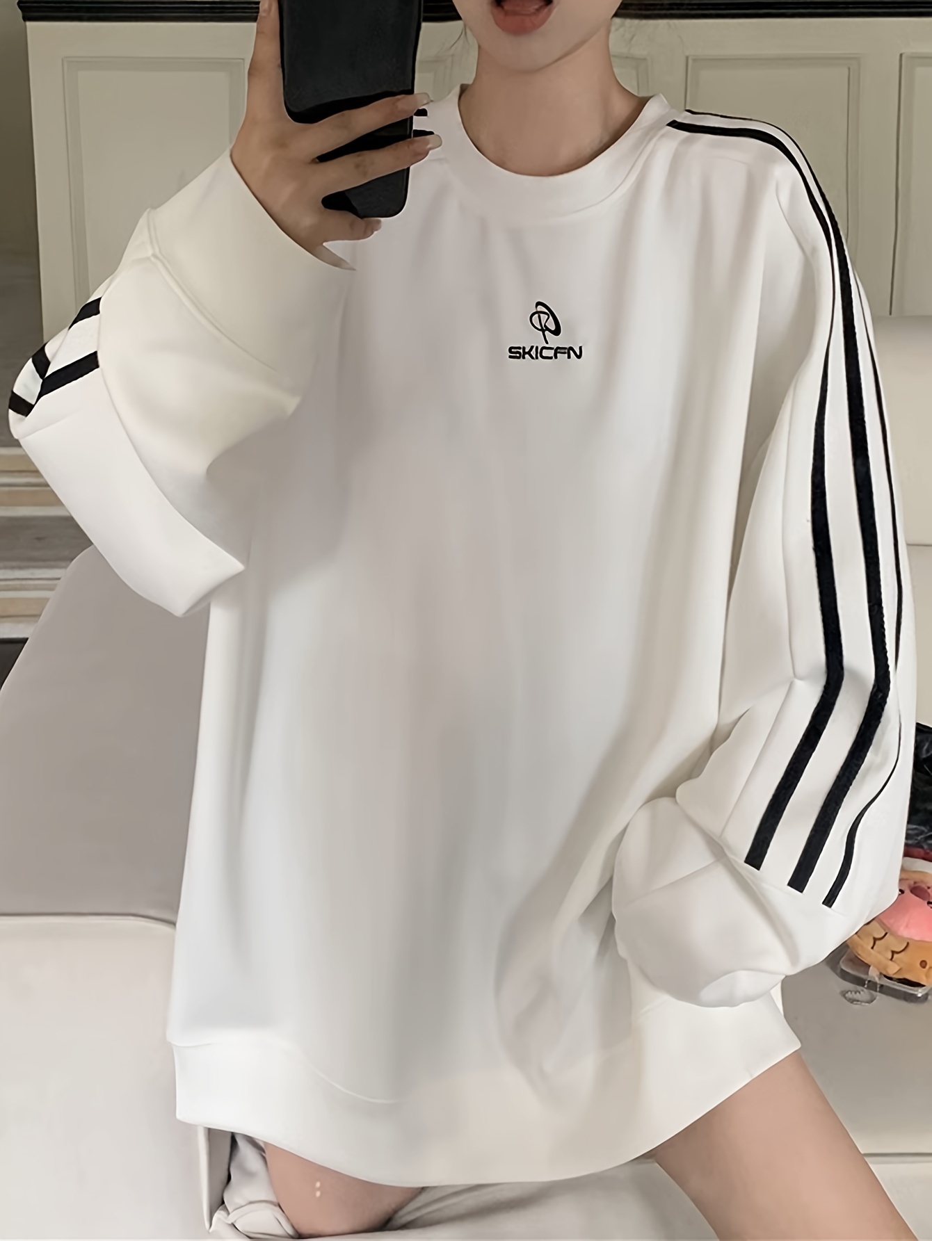 Womens white oversized discount sweatshirt