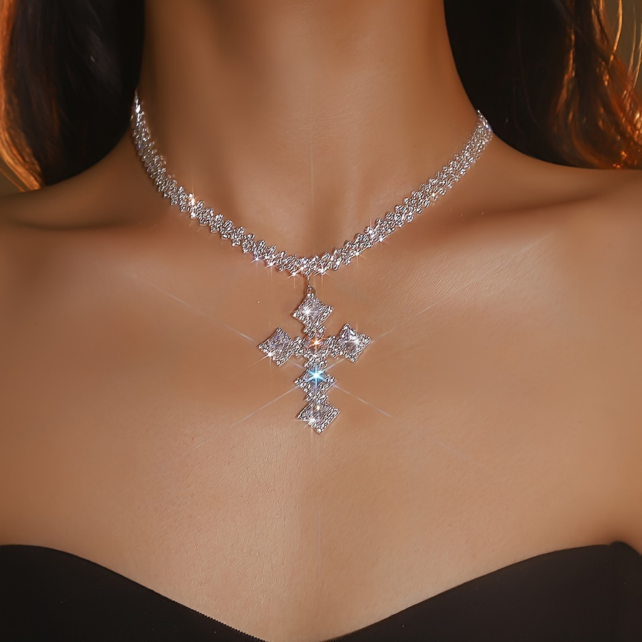 Image of Luxury Sparkling Rhinestone Cubic Zirconia Pendant Necklace, Fashionable And Trendy Jewelry For Women